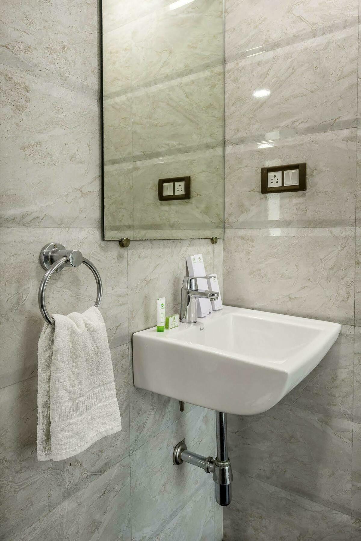 Oyo 16703 Hotel The Platinum Calcutta  Esterno foto